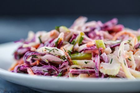 Секреты приготовления салатов из осенней капусты