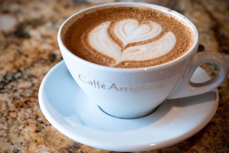 Вредно ли пить кофе с молоком?