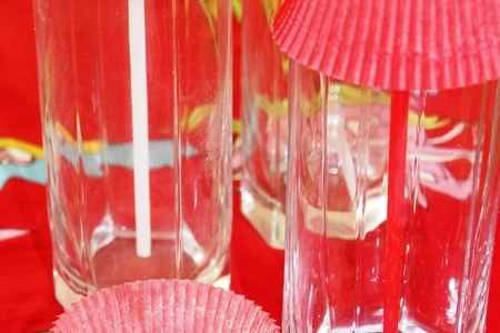 Как защитить  стаканы с напитками от насекомых