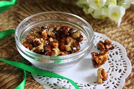 Как приготовить карамелизированные грецкие орехи в микроволновке