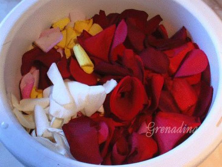 Варенье из лепестков роз: шаг 1