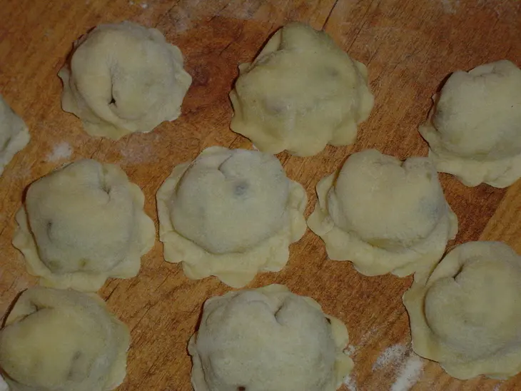 Пельмени с капустой и грибами: шаг 5