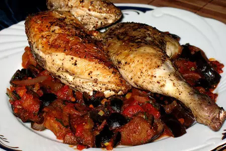 Цыплёнок с баклажанами и чёрными оливками: шаг 4