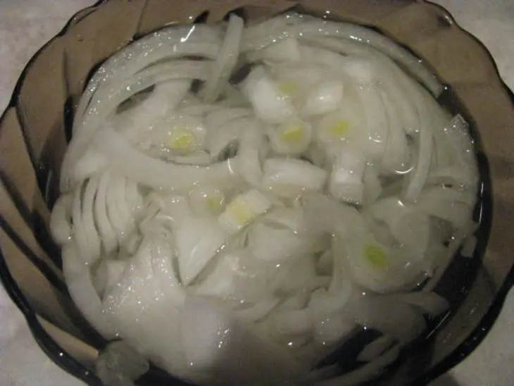 Салат с        ананасом: шаг 1