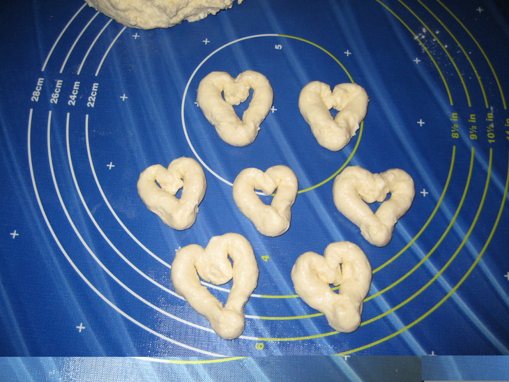 Пончики с творогом  "пылкое сердце".: шаг 4