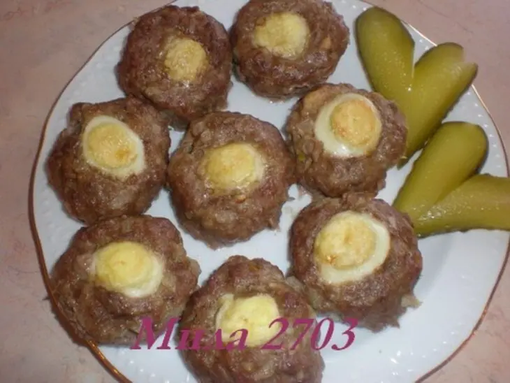 Мини-котлеты «соколиный глаз» (просто и вкусно): шаг 3