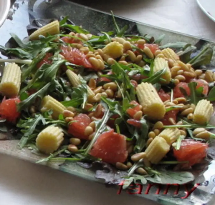 Салат с грейпфрутом и кукурузой: шаг 2