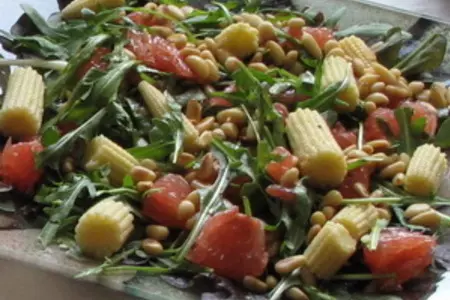 Салат с грейпфрутом и кукурузой: шаг 2