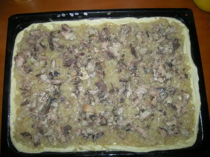 Пирог с капустой и консервой: шаг 1