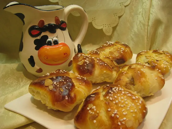 Булочки с медово-миндальным кремом: шаг 3