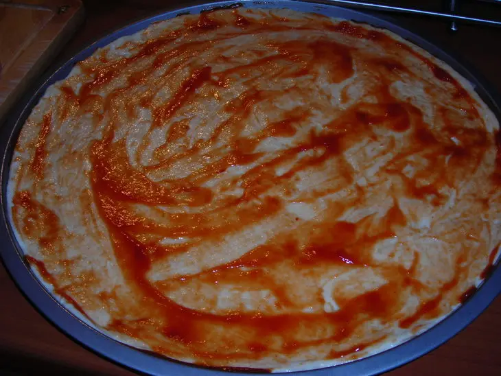 Пицца (сыр,помидоры,сосиски ): шаг 1