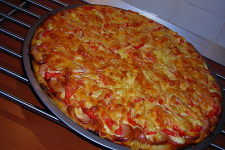 Пицца (сыр,помидоры,сосиски ): шаг 8
