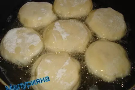 Беляши со сметаной: шаг 4