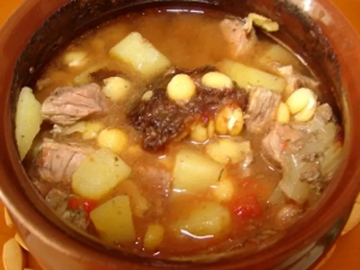 Гороховый суп с мясом в горшочке: шаг 5