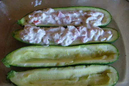 Цуккини, фаршированные крабами: шаг 2