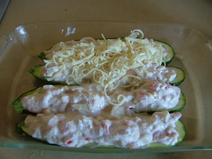 Цуккини, фаршированные крабами: шаг 3
