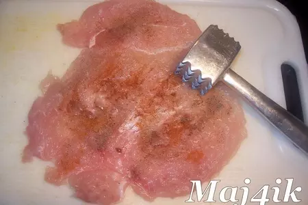 Рулетики из куриной грудки с необычной начинкой "туз в рукаве": шаг 1