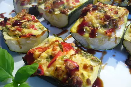 Лодочки из цукини с брынзой и овощами: шаг 7