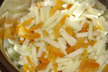 Салат из индейки с курагой и йогуртом: шаг 3