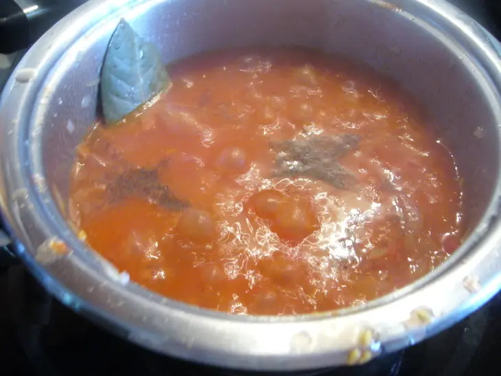 Луково-томатный соус „иней“ к жареному мясу: шаг 3
