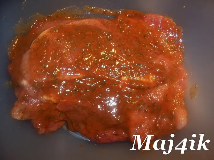 Вкуснейшее мяско под жюльеново-овощной  подушкой, да под хрустящей корочкой из теста: шаг 2