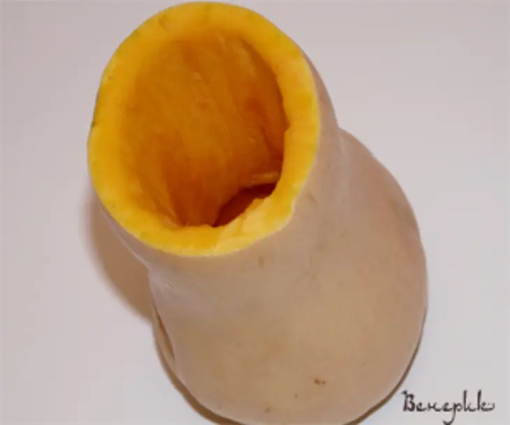 Тыква запеченная с рисом, сухофруктами, орехами и политая мёдом.: шаг 2