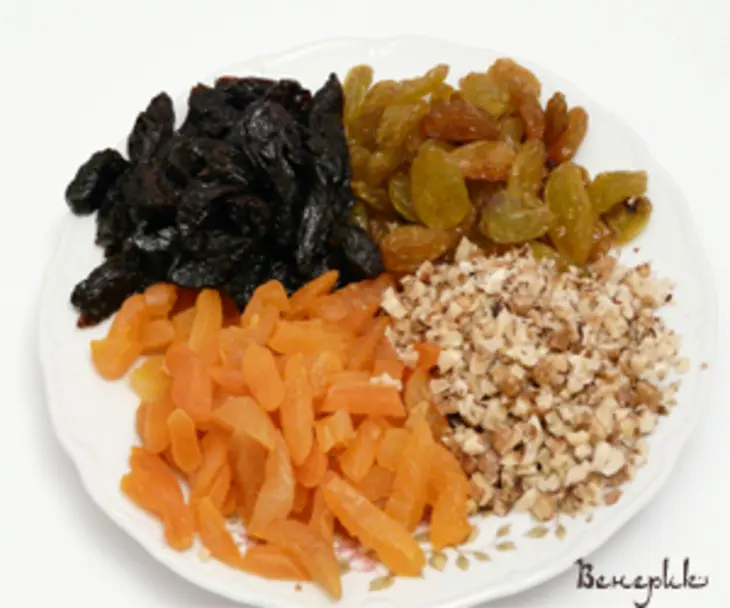 Тыква запеченная с рисом, сухофруктами, орехами и политая мёдом.: шаг 4