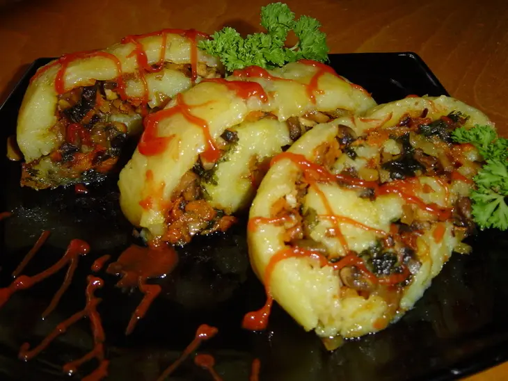 Постный картофельный рулет с грибами и овощами: шаг 7