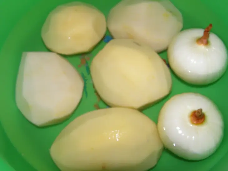 Картофельные лодочки с печёнкой: шаг 1