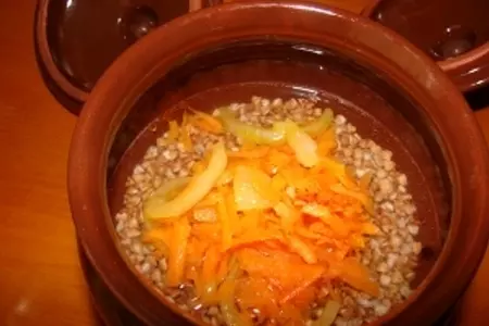 Курочка и гречка, приготовленные в горшочке: шаг 2