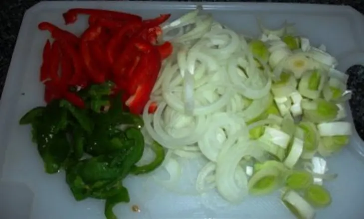 Тунец с овощами " cataplana de atum": шаг 2