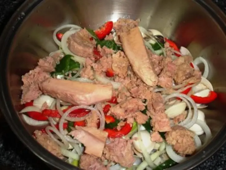 Тунец с овощами " cataplana de atum": шаг 3