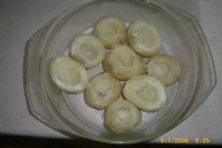 Корзинки с тунцом и перепелиными яйцами под соусом: шаг 2