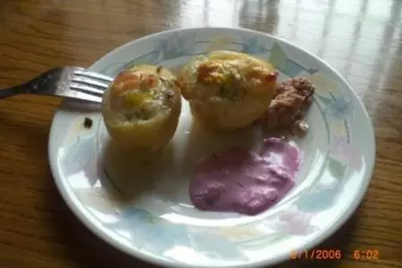 Корзинки с тунцом и перепелиными яйцами под соусом: шаг 4