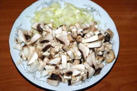 Куриный суп-лапша с потрохами, грудкой и грибами: шаг 4