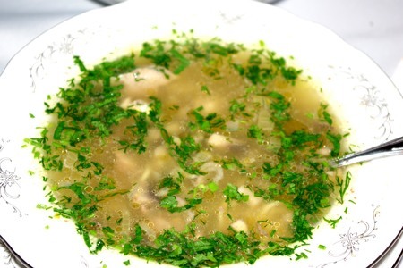 Куриный суп-лапша с потрохами, грудкой и грибами: шаг 7