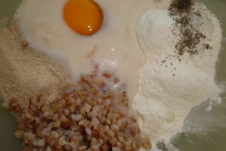 Оладьи из гречки с рыбным кремом: шаг 2