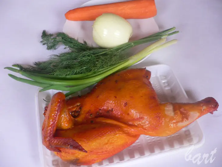 Суп из копченой курицы с зеленой фасолью и брокколи: шаг 1