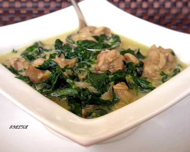Сливочно-шпинатный соус с курицей и специями: шаг 1