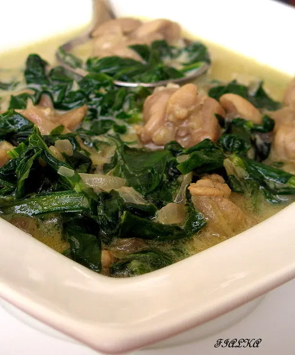 Сливочно-шпинатный соус с курицей и специями: шаг 2