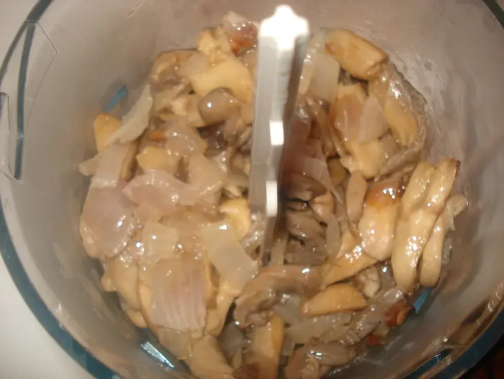 Зразы из фарша с баклажанной закуской: шаг 1