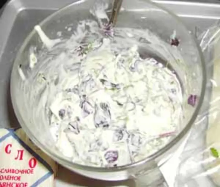 Лаваш со сливочным сыром, зеленью и омлетом: шаг 2