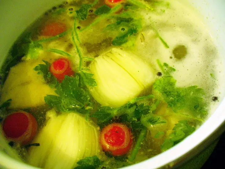 Рыбка отварная с соусом: шаг 1