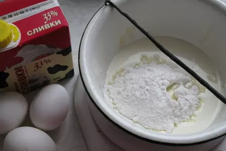 Карамелизированная клубника под соусом "муслен": шаг 2
