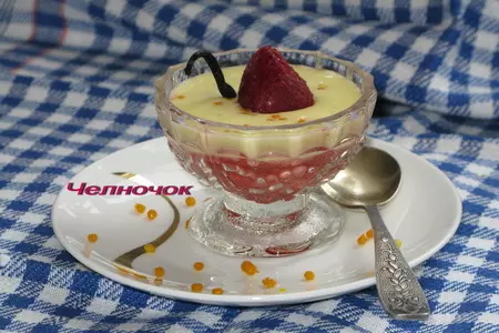 Карамелизированная клубника под соусом "муслен": шаг 4