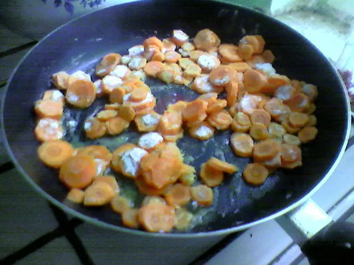 Курица с морковью: шаг 3