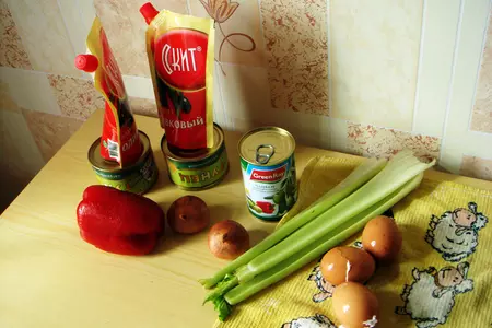 Салат с тунцом: шаг 1
