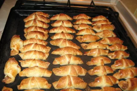 Рогалики со сгущенкой и джемом: шаг 3
