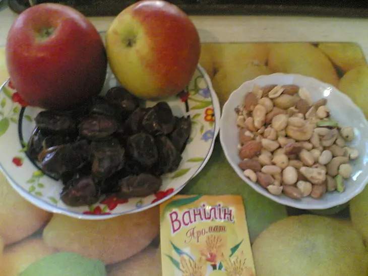 Яблочный пирог с финиками и орехами: шаг 1