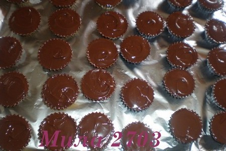 Шоколадные конфеты «ассорти» с клубничной и сливочной начинками: шаг 7